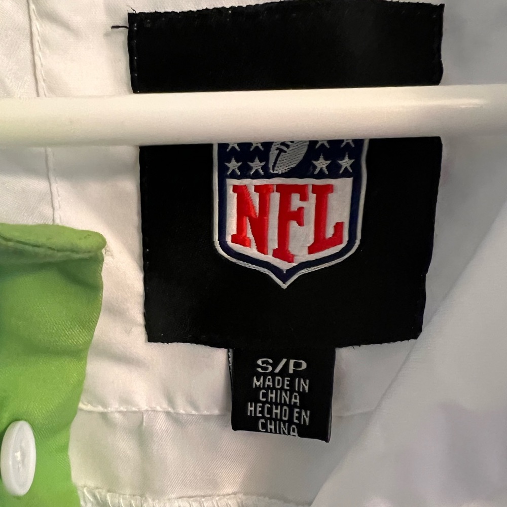 Seattle Seahawks Button up. - Picture 6 of 7